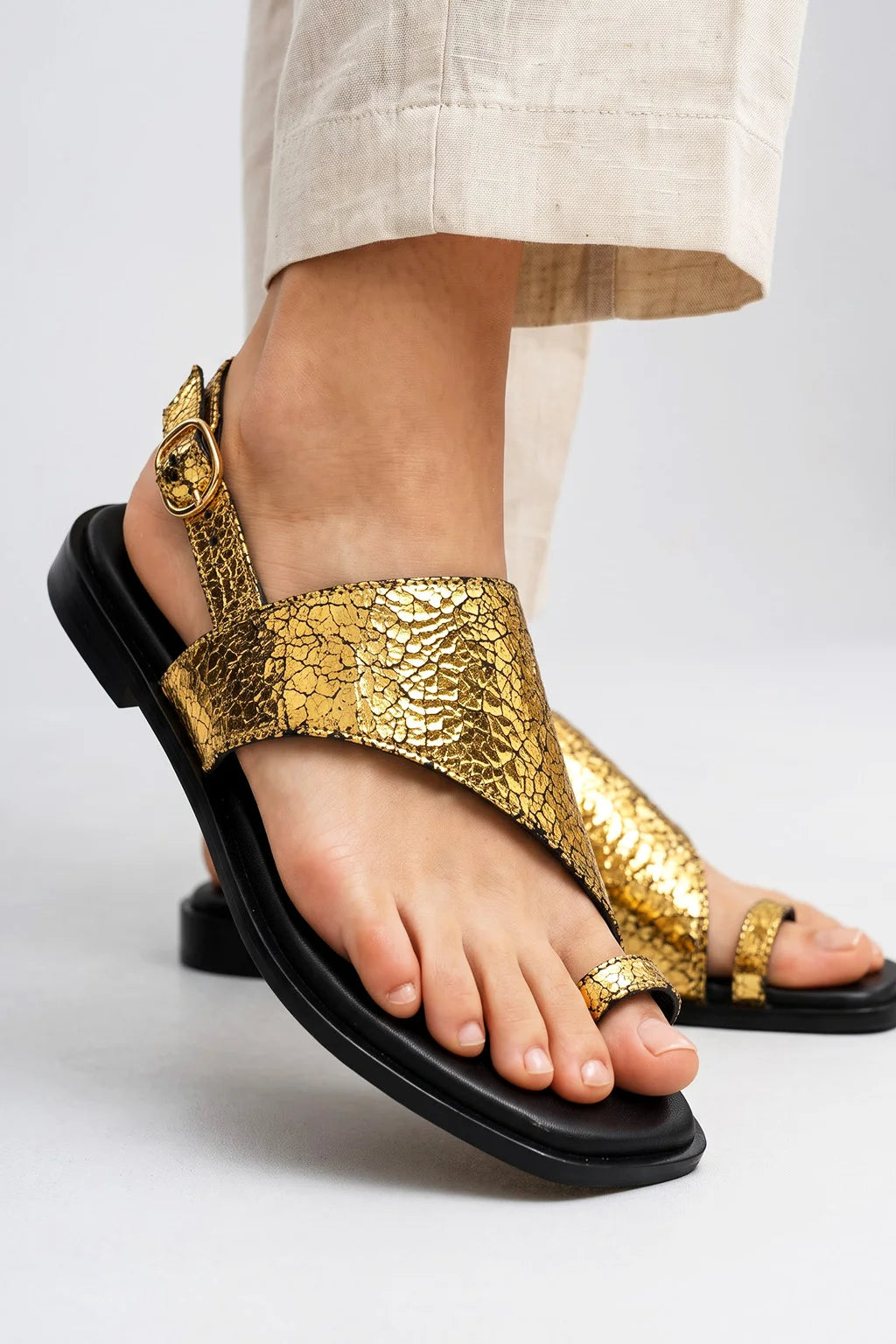 Sandalo Bellissima, Gold — 06 on the foot