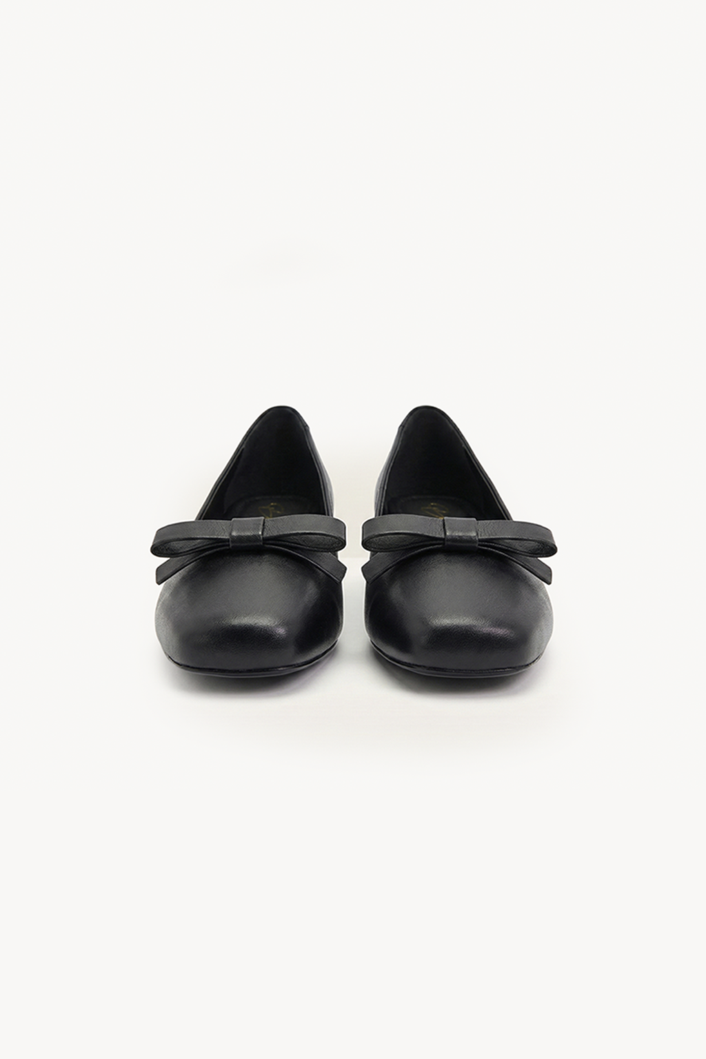 Arco Front Bow Pump Shoes, Black — 01 pair