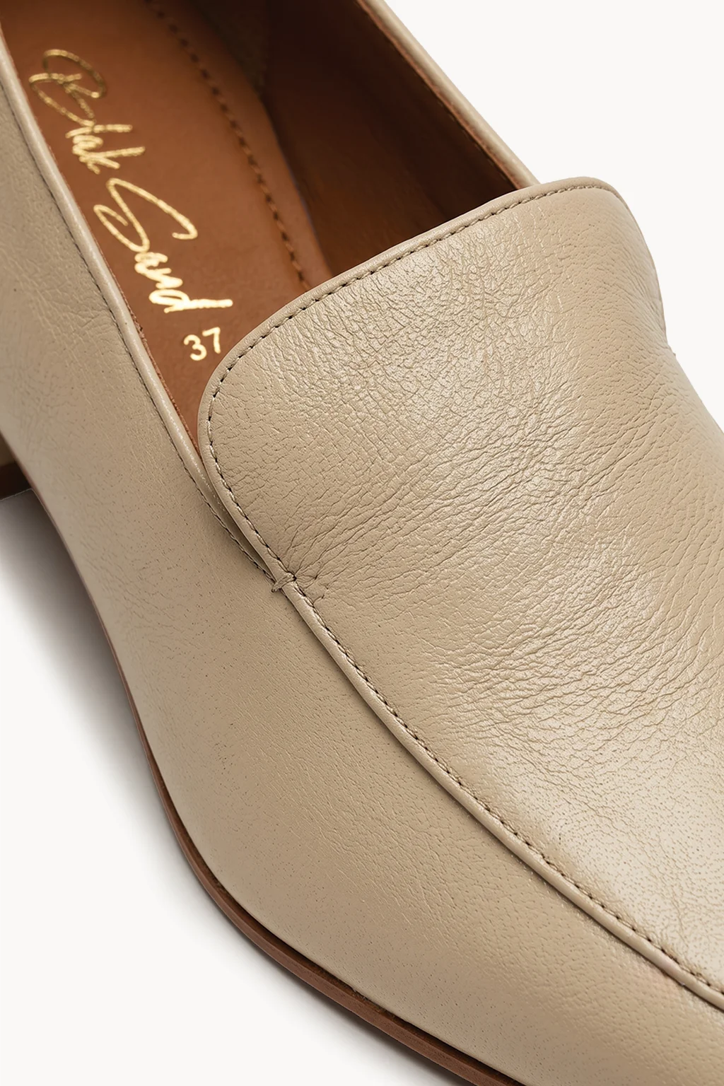 Valeria Muse Loafer, White — 02 close-up
