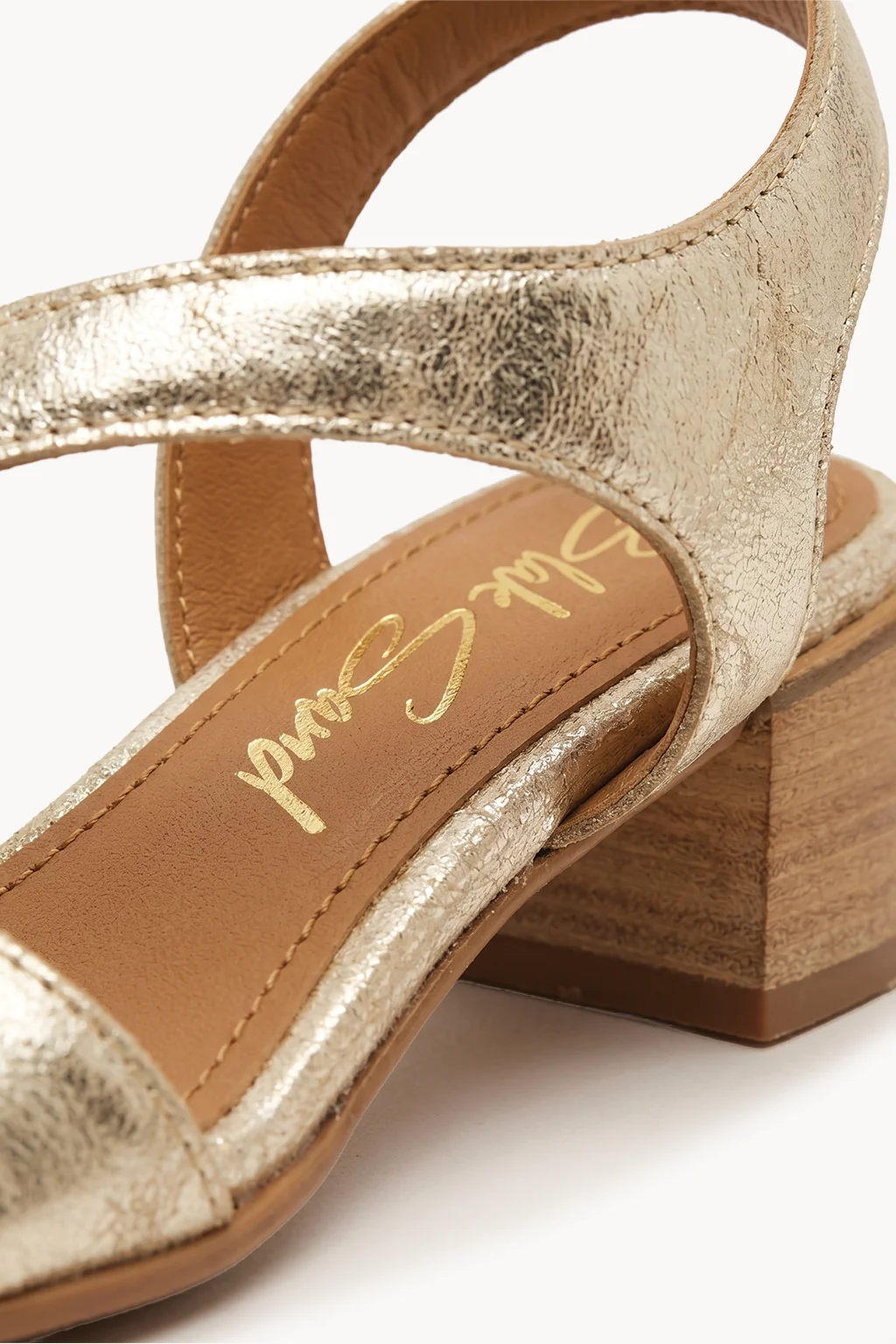 Aurelia Oro Heel, Metallic Ivory — 02 close-up