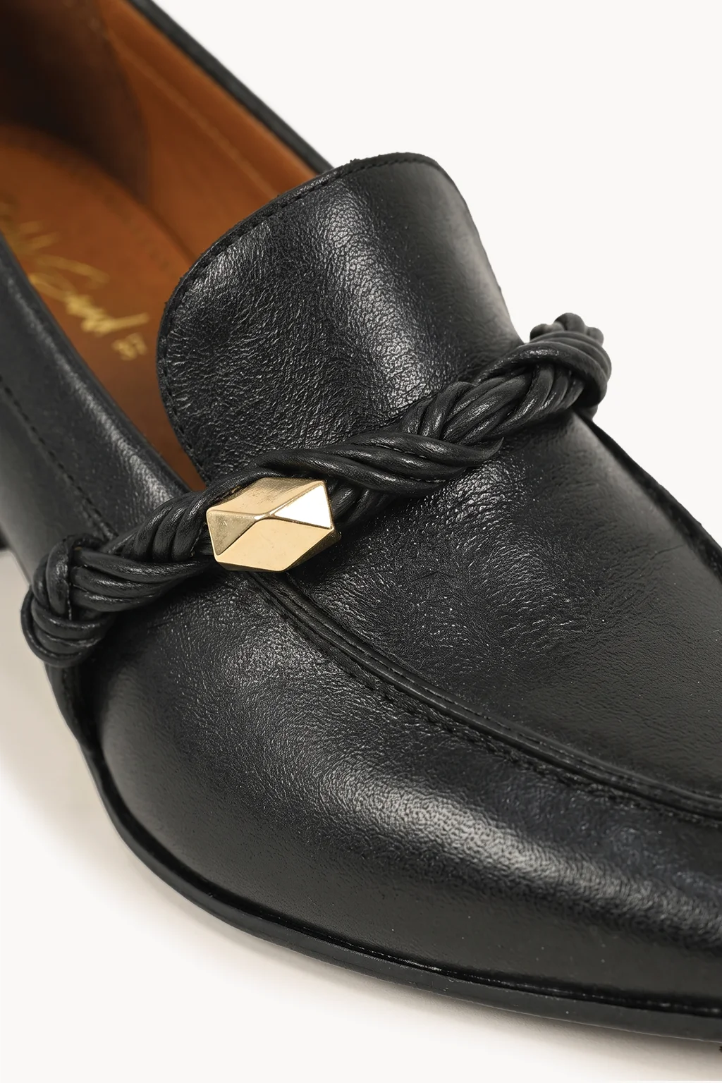Valencia Hebilla Loafer, Black — 02 close-up