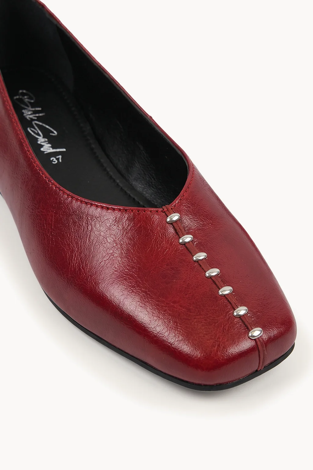 Dama de Sevilla Bellerina, Red — 02 close-up