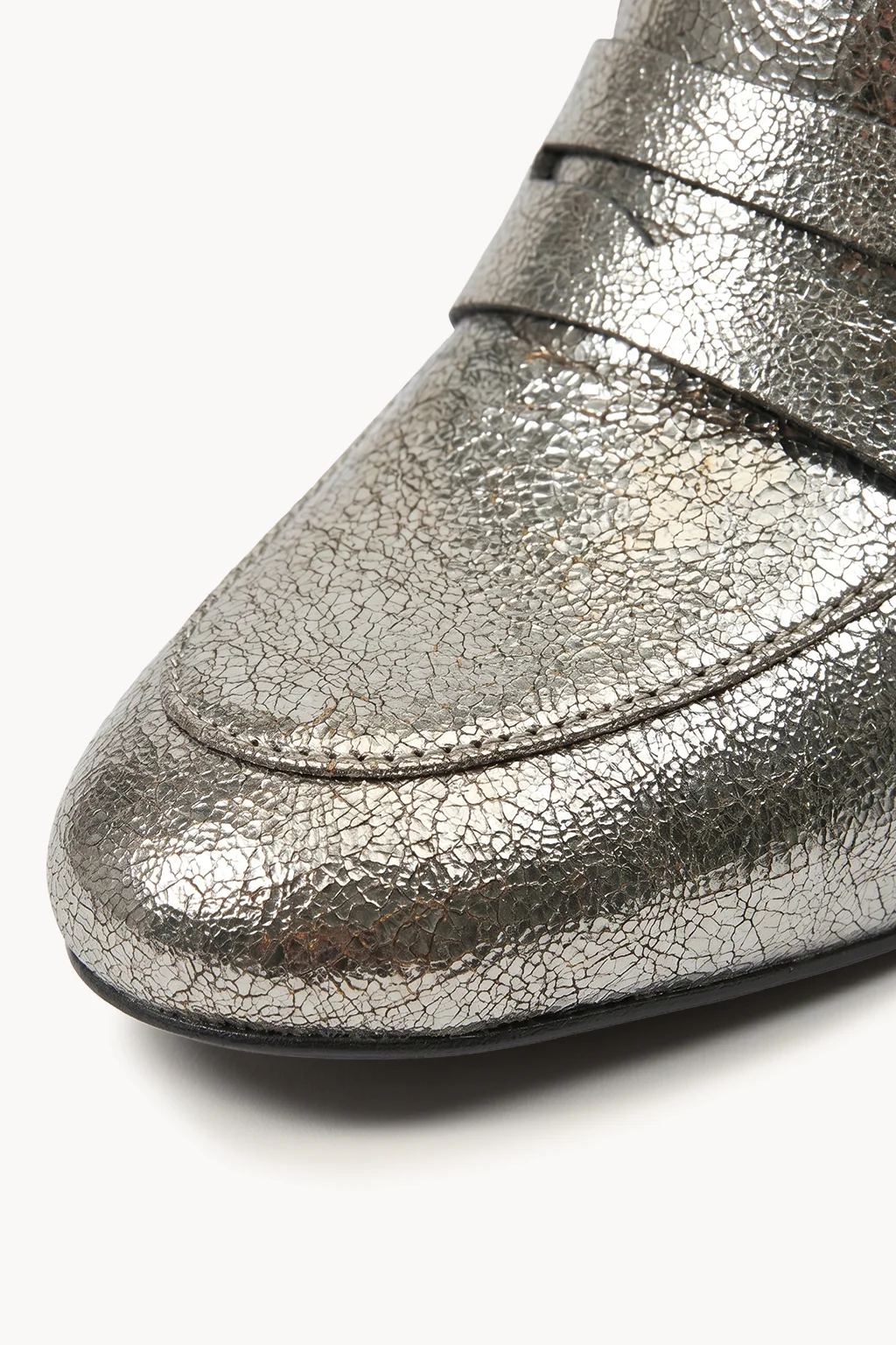 Reina de Oro Loafer, Grey — 02 close-up