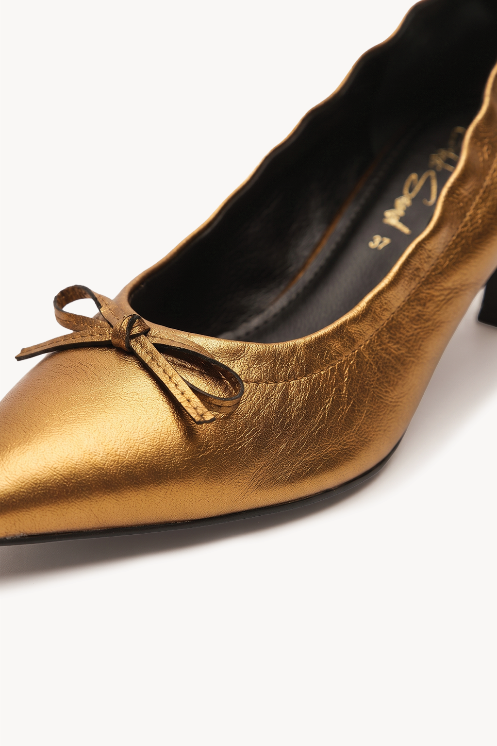 Dorada Pointed Pump Heel, Gold — 02 close-up