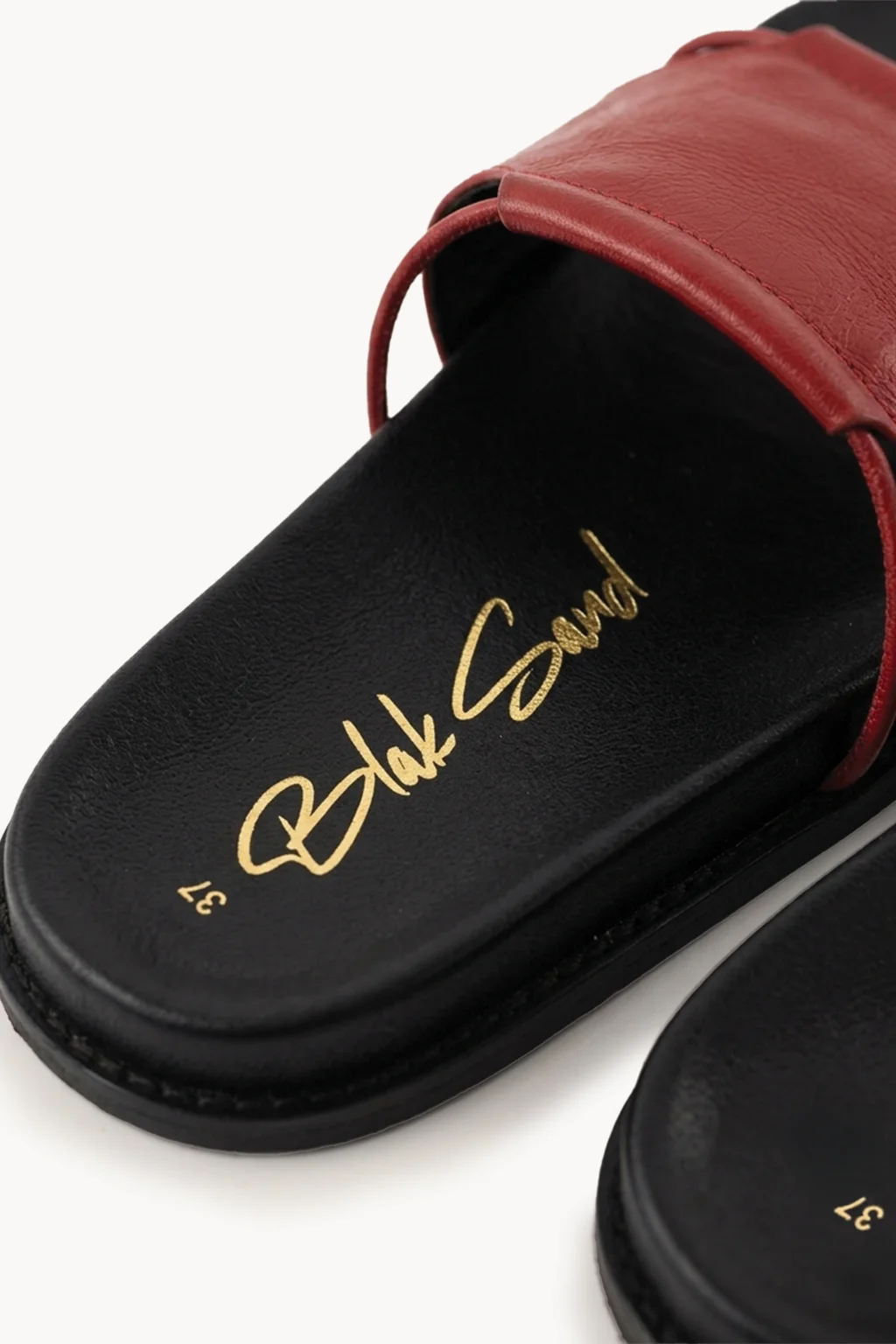 Luce Rossa Slide, Red & Black — 02 close-up