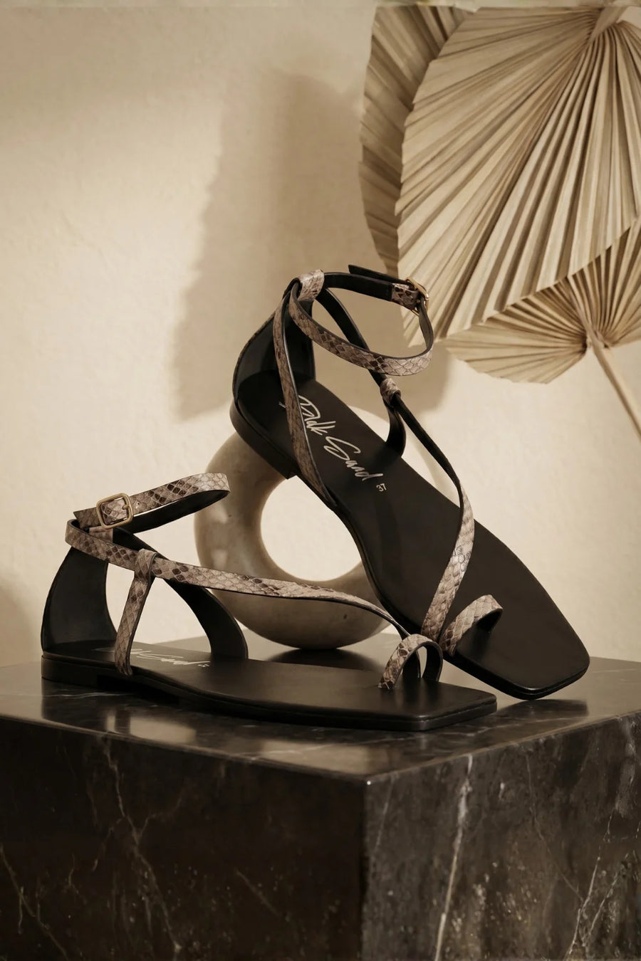 Luna Sevilla Sandal