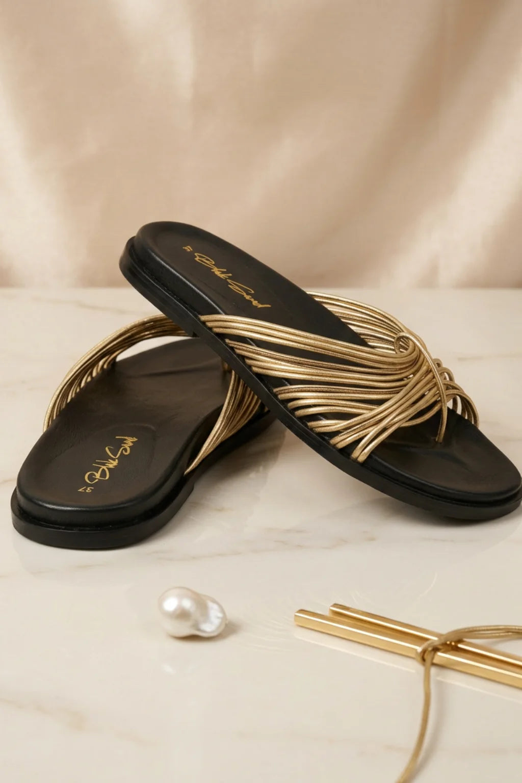 Oro Intrecciato Slide, Gold — 08 styled