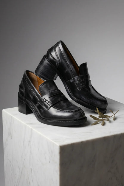 Senorita Noir Loafer