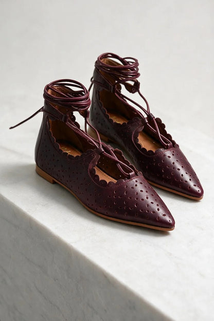 Granada lace-up flat