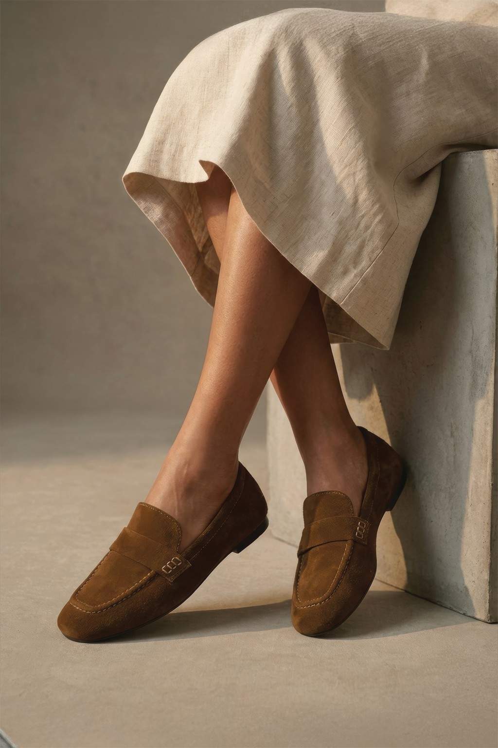 Calm Loafer, Camel — 05 on the foot