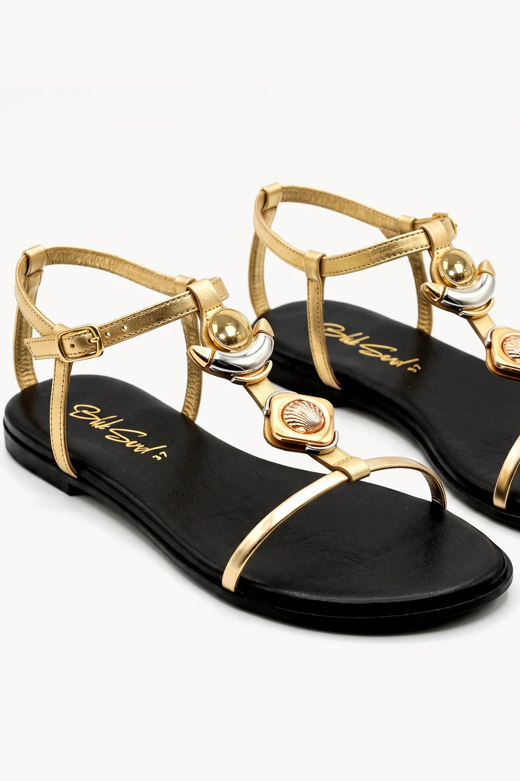 Sandalia Lucía, Gold — 02 close-up