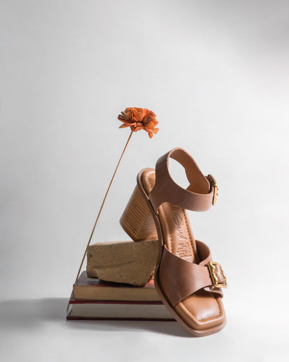 Luxury fashion sandal