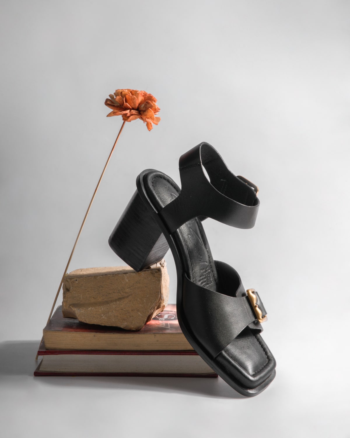 ladies black heeled sandals
 