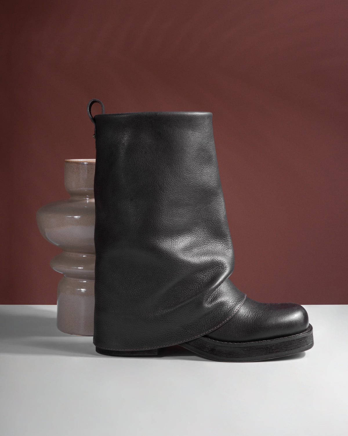 Obsidian Boot, Deep Brown — 05 styled