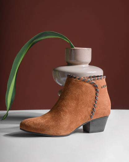 Netra – Short Boots with Weaving Detail