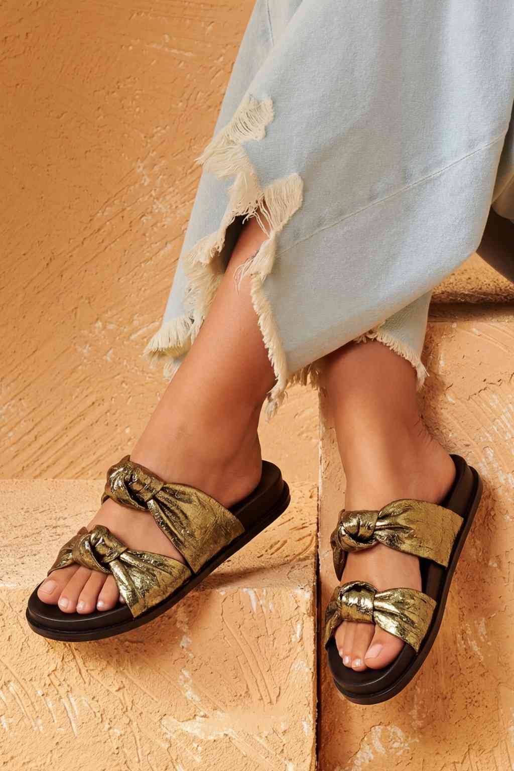Tide – Flat Comfort Sandals, Olive — 06 on the foot