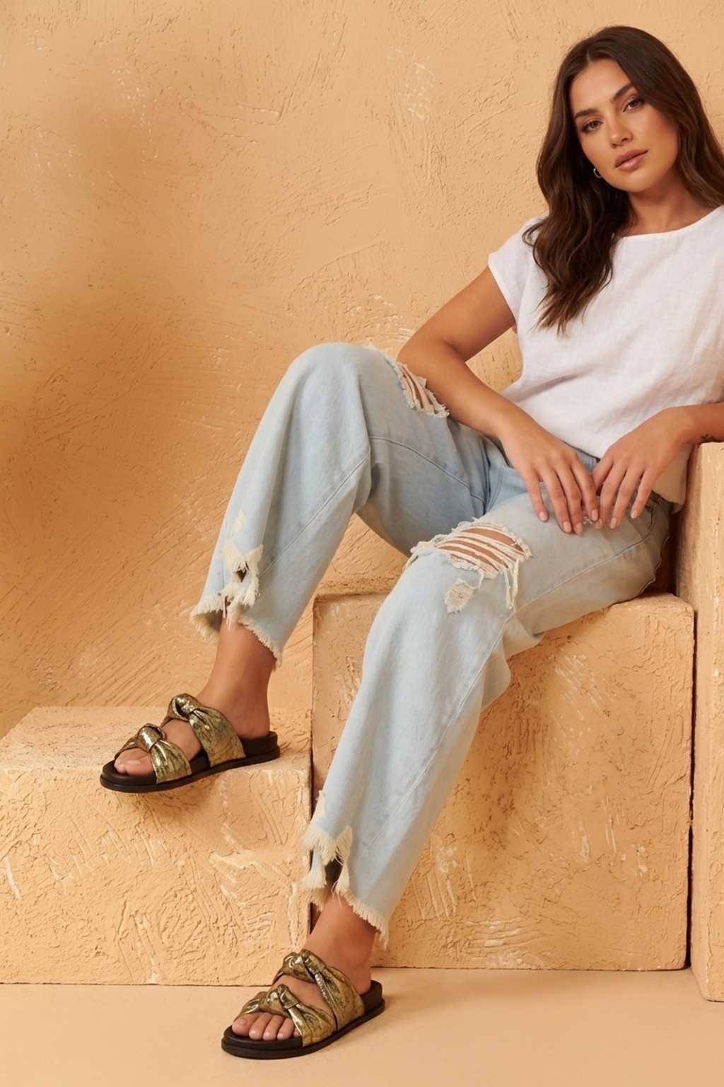 Tide – Flat Comfort Sandals, Olive — 07 on model