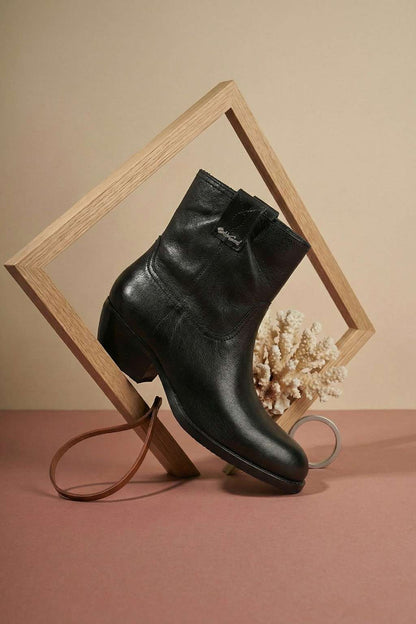 Orvyn-Sculpted Everyday Ankle Boots