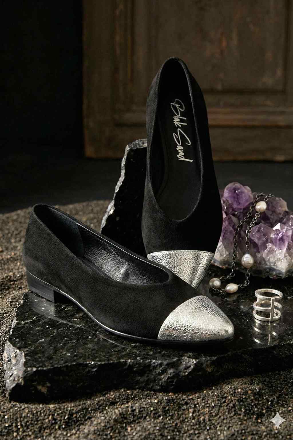 Puntera Flat, Black & Silver — 08 styled