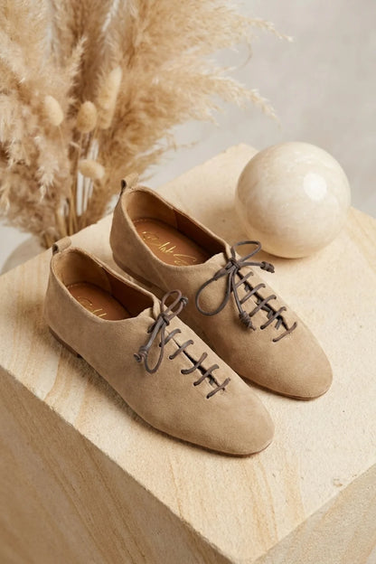 Roma Soft Velluto Lace-Up