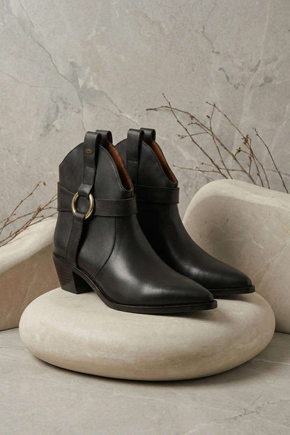 Vael – Saddled with Ring Ankle Boots