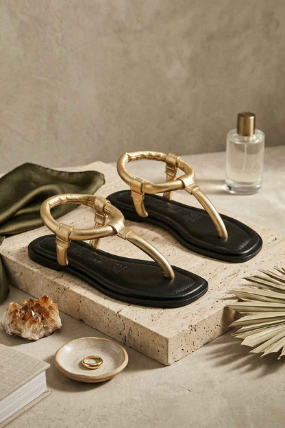 Yara – Y Strap Open Toed Sandals