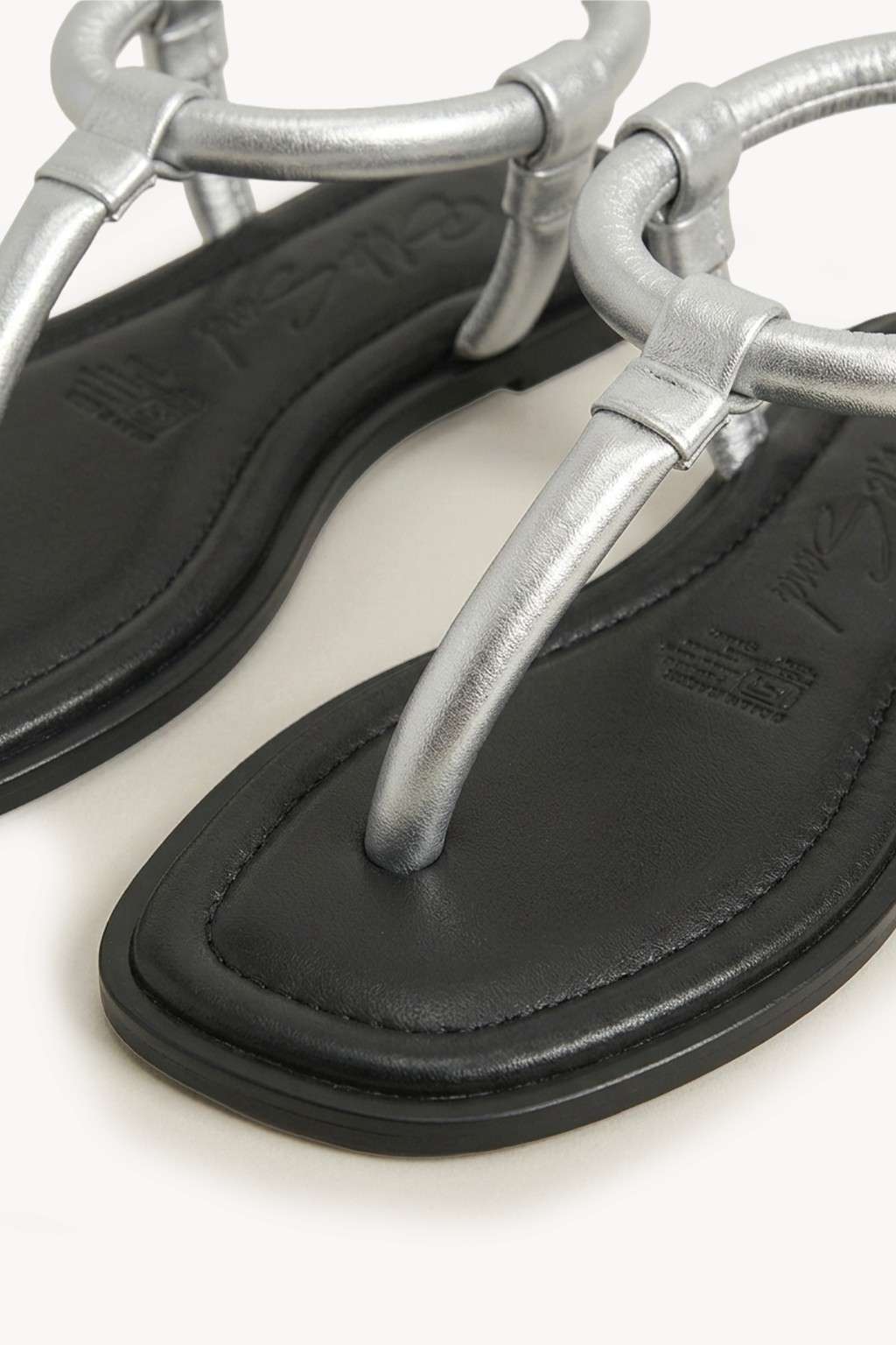 Yara – Y Strap Open Toed Sandals, Silver — 03 close-up