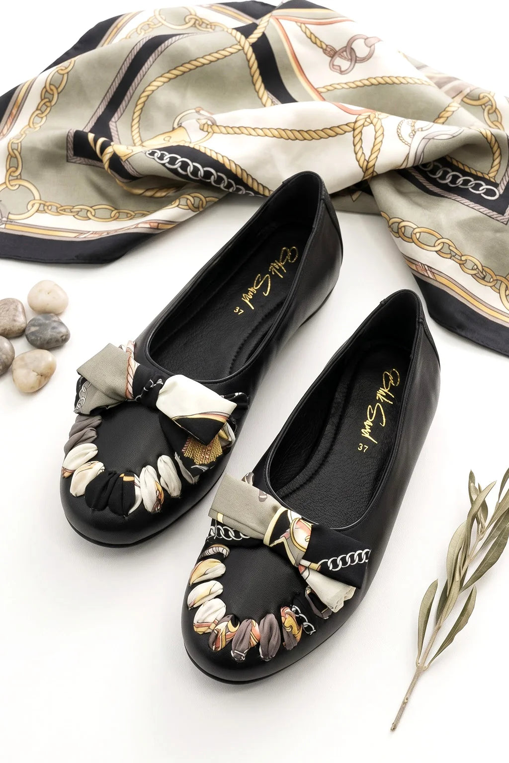 Alma Blanca Ballerina, Black — 08 styled