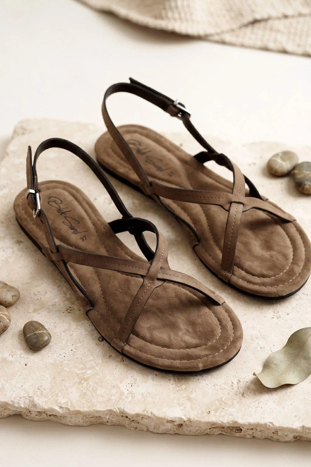 Esmeralda de Ibiza Sandal, Brown — 08 styled