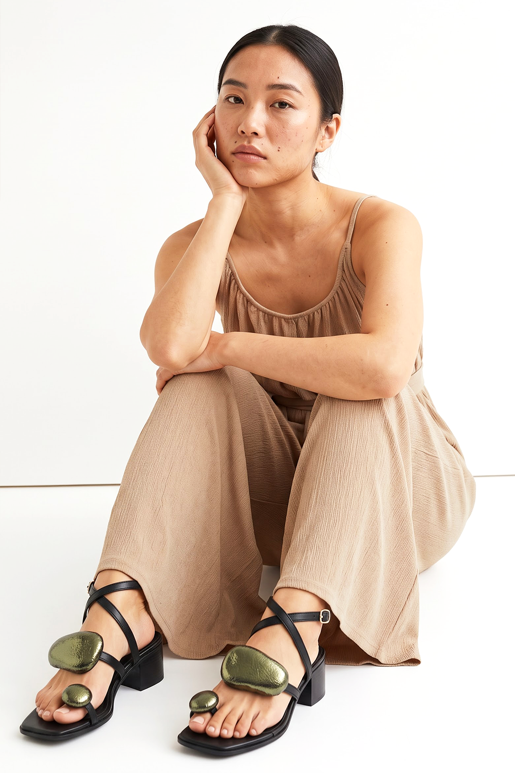 Corola Petal Block Heel, Black & Olive — on-foot