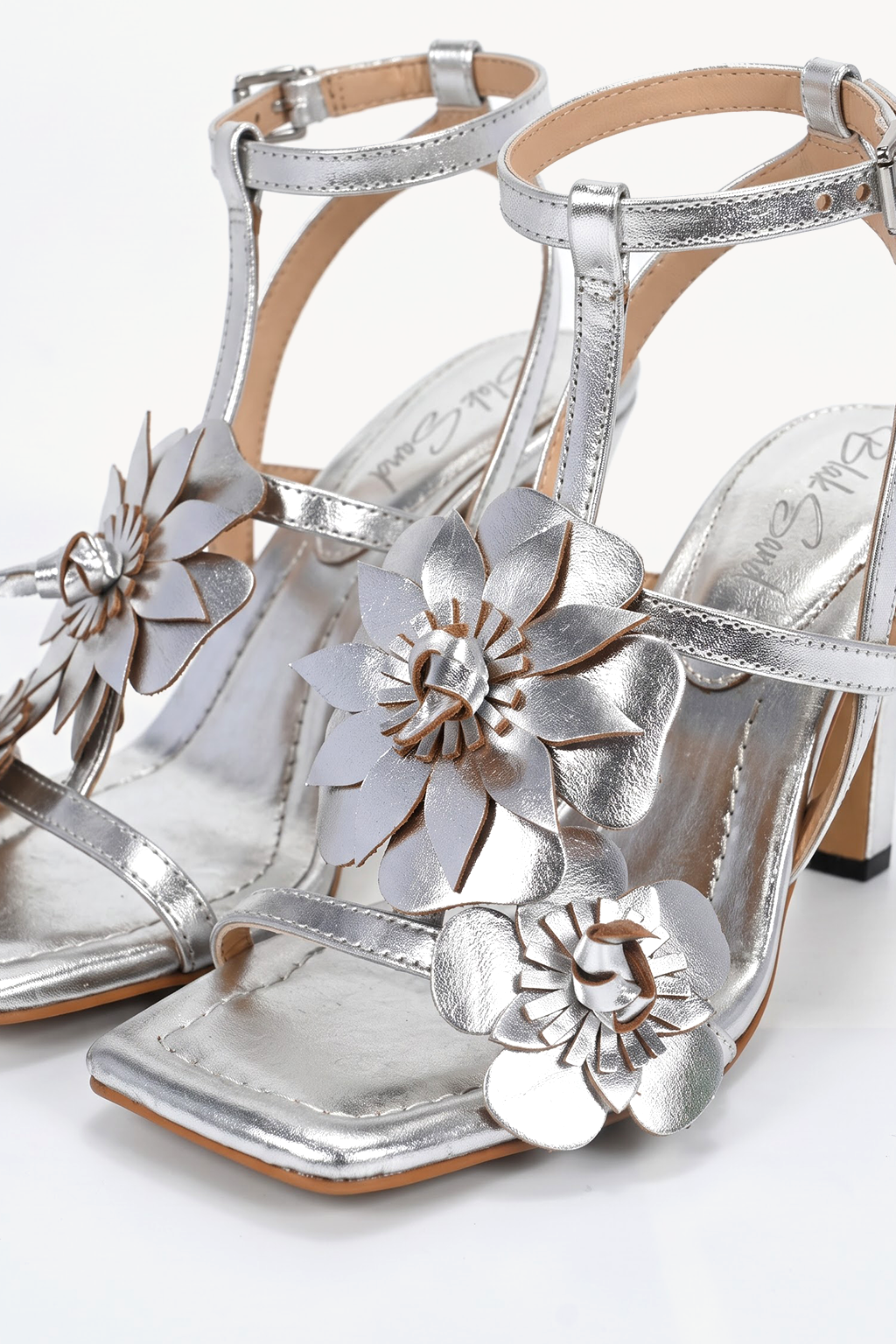 Zinnia Bloom Sandal, Silver — close-up
