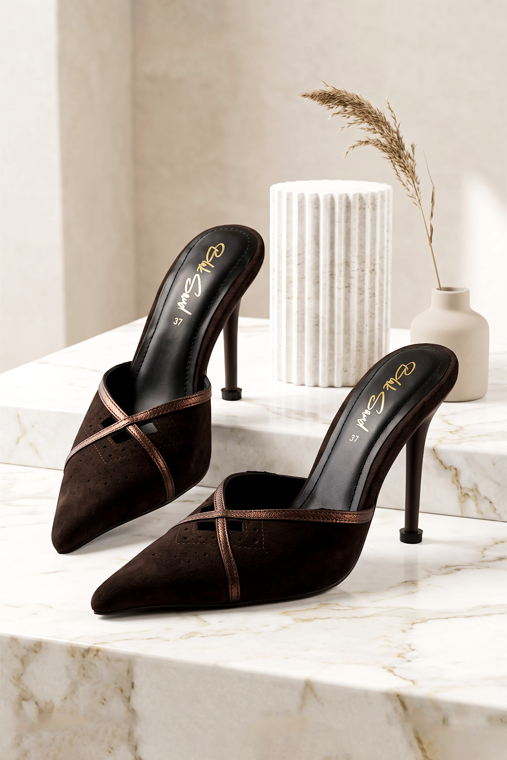 Candid Keyhole Mule, Brown — main