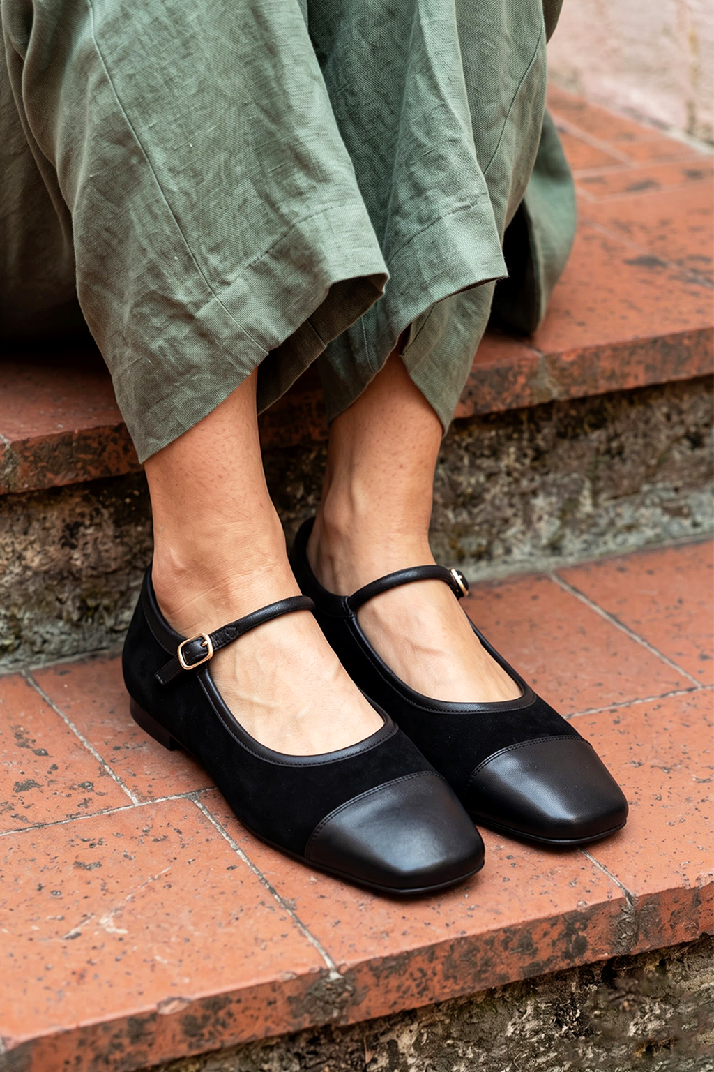 Botano Mary Jane, Black — on-foot