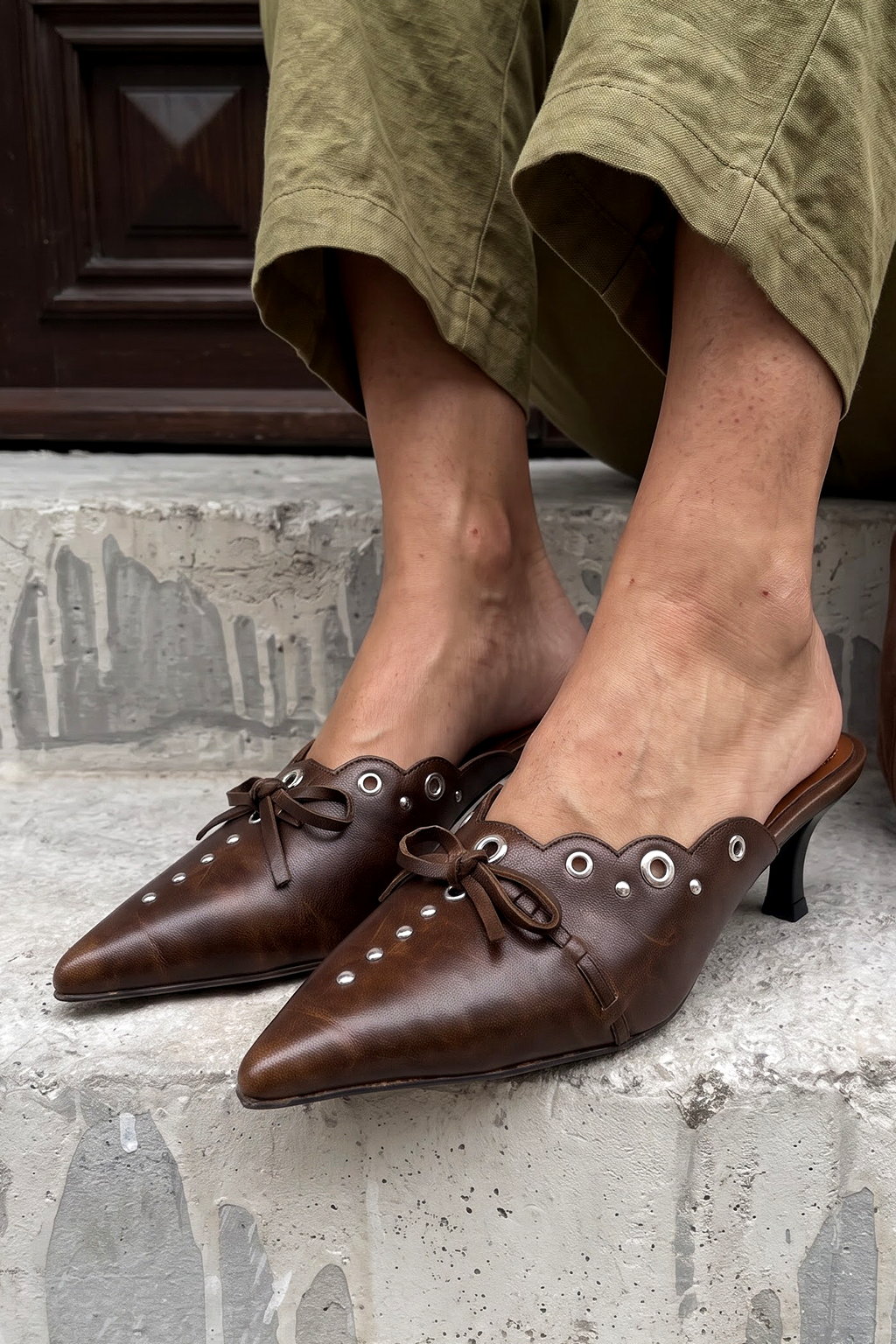 Corsair Eyelet Mule, Beige — on-foot