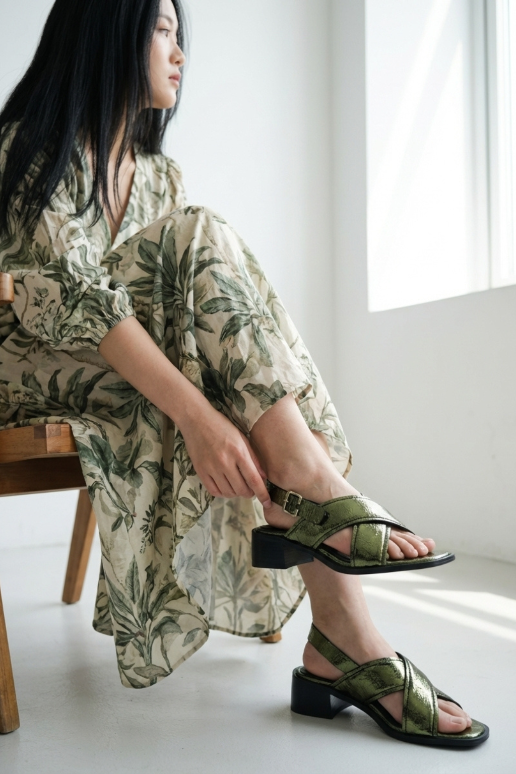 Fasce Milano - Sandal, Olive — 07 on model