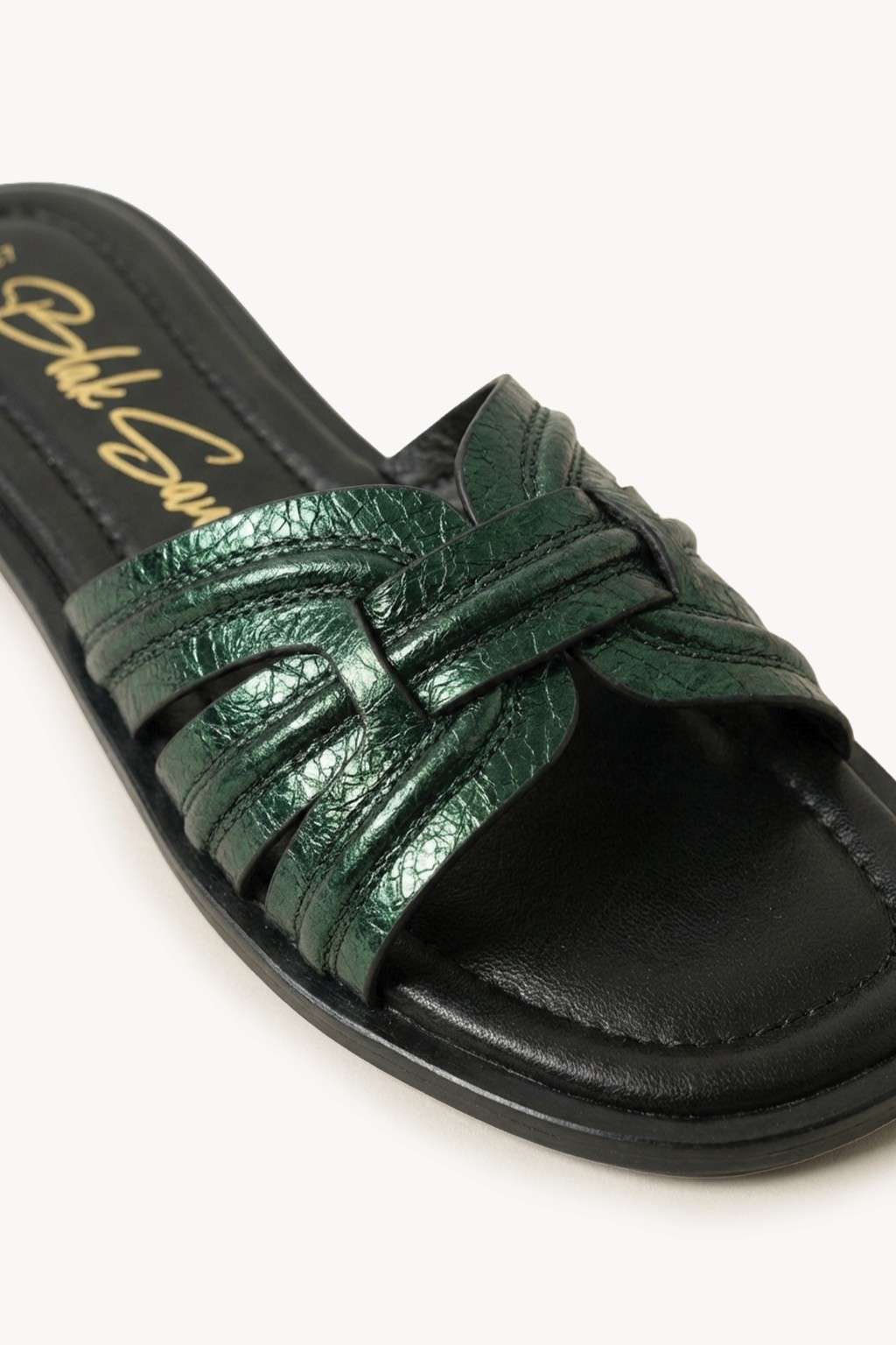 Aurea Noir Slide, Green — 03 close-up