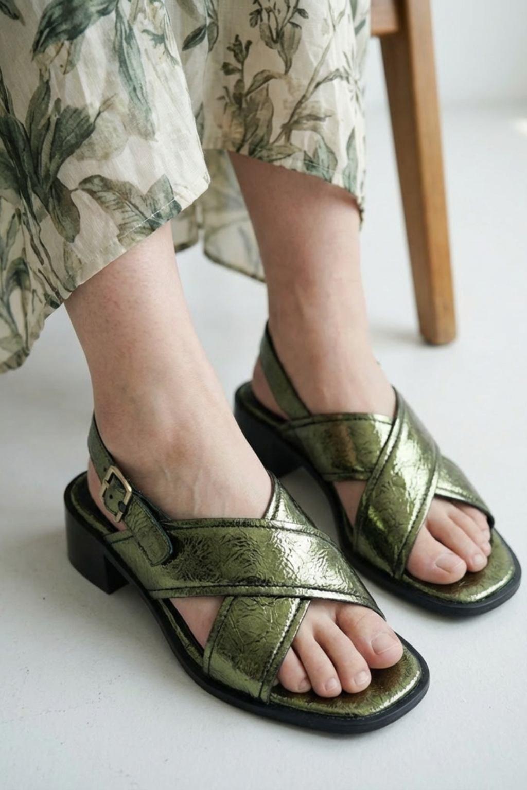 Fasce Milano - Sandal, Olive — 06 on the foot